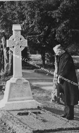 SELF AT WILLIAM BROWNES GRAVE